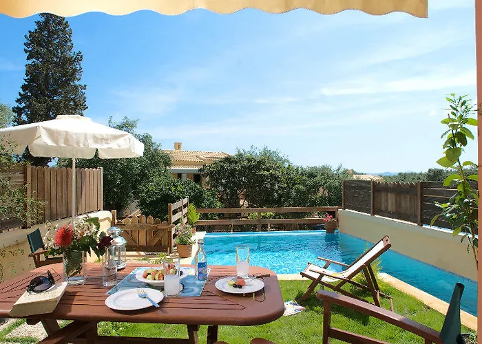 La Riviera Barbati Seaside Luxurious - Corfu 4* Mparmpati